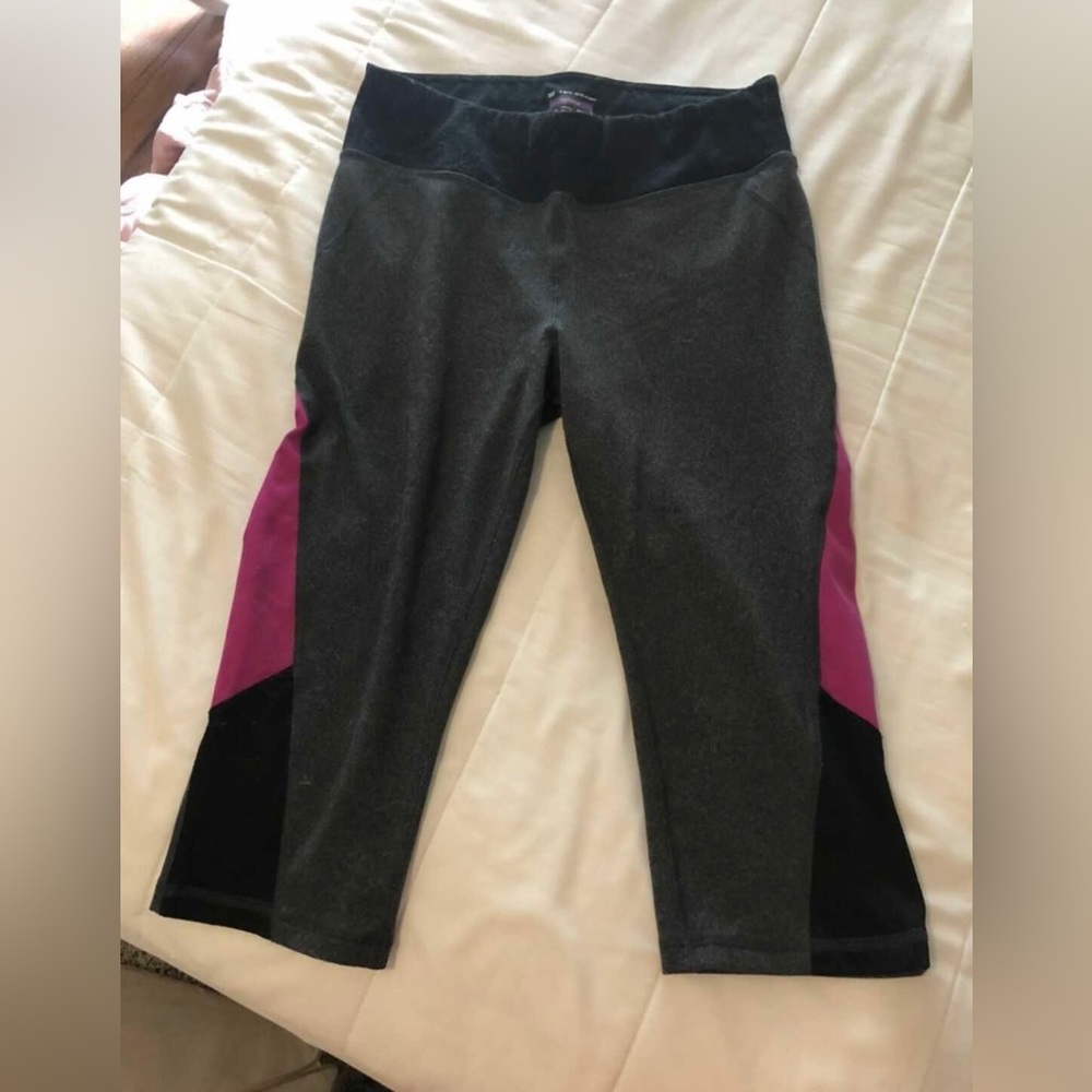Mid-calf workout leggings